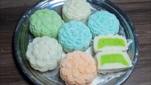 Bánh trung thu lá dứa: Mùa trăng rằm tuyệt vời