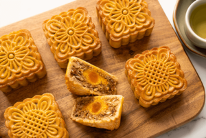 Bánh Trung Thu Hình Vuông: Mẫu Bánh Độc Đáo, Sang Trọng